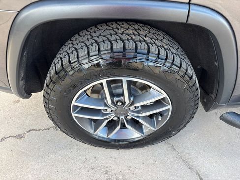 Used 2020 Jeep Grand Cherokee Limited image 11