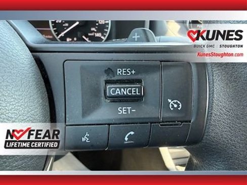 Used 2023 Nissan Rogue S AWD/4WD image 27