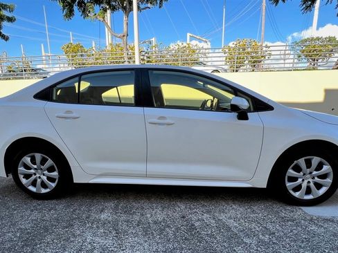 Used 2023 Toyota Corolla LE image 6