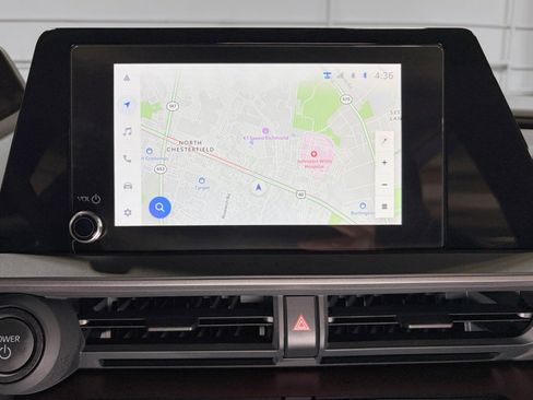 Used 2025 Toyota Prius Plug-In Hybrid image 9