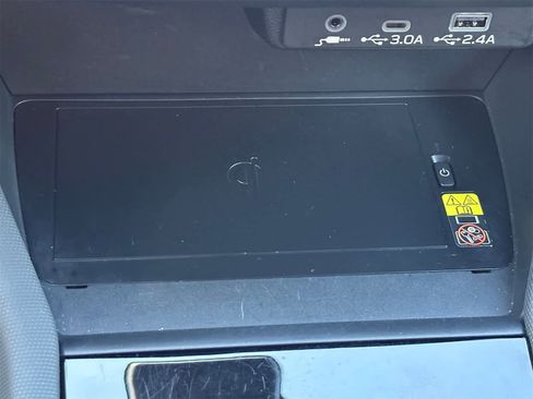 Certified 2025 Subaru Forester Limited image 21