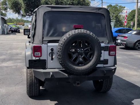 Used 2016 Jeep Wrangler Unlimited Sport w/ Connectivity Group AWD/4WD image 7