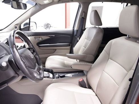 Certified 2021 Honda Pilot Touring image 15