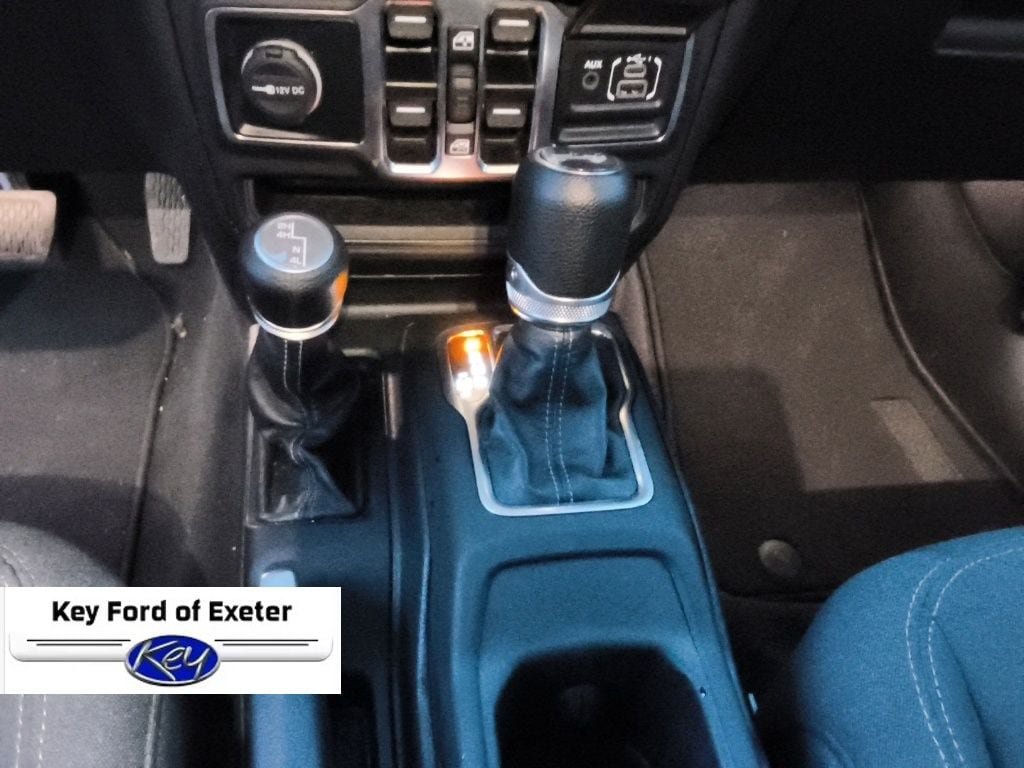 Used 2025 Jeep Wrangler Unlimited Sahara AWD/4WD image 37