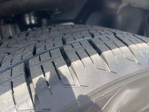 Used 2017 Jeep Cherokee Sport FWD image 10