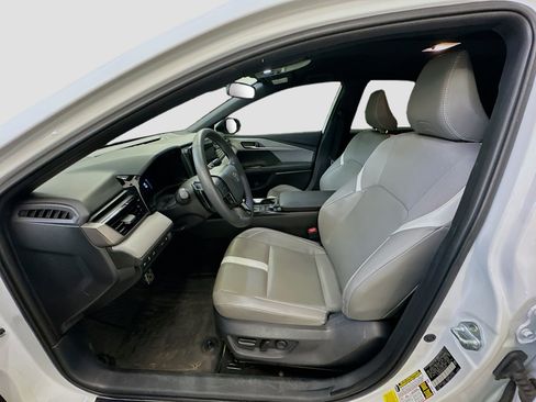 Used 2025 Toyota Camry SE FWD image 13