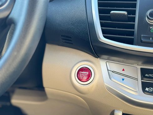 Used 2014 Honda Accord EX image 31