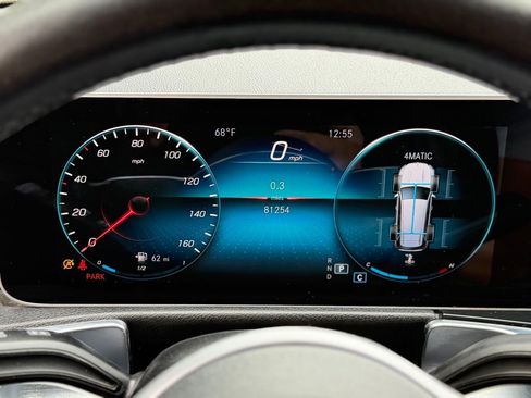 Used 2021 Mercedes-Benz GLB 250 4MATIC w/ Premium Package image 45