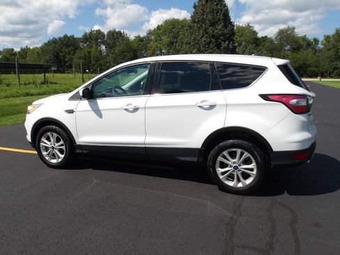Used 2017 Ford Escape SE AWD/4WD image 12