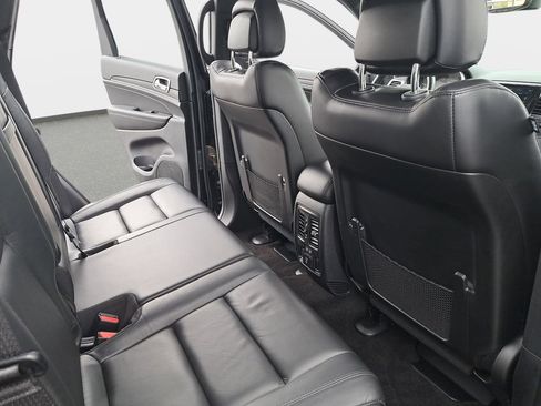 Used 2022 Jeep Grand Cherokee Limited image 12