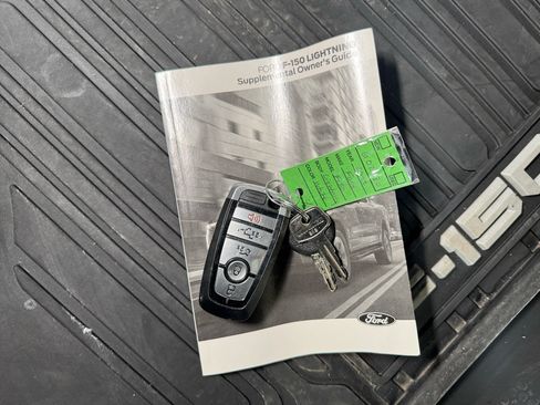 Used 2022 Ford F150 Lightning Platinum AWD/4WD image 25