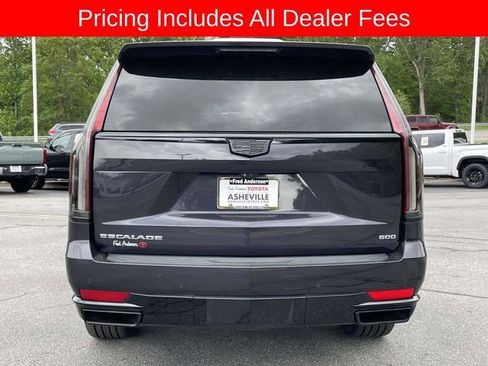 Used 2022 Cadillac Escalade Premium Luxury w/ Performance Package AWD/4WD image 4