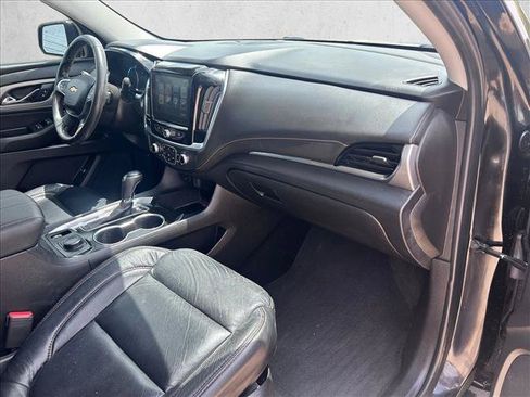 Used 2019 Chevrolet Traverse LT FWD image 21