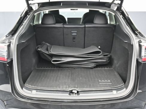 Used 2023 Tesla Model Y Long Range image 12