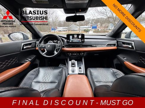 Used 2022 Mitsubishi Outlander SEL image 16