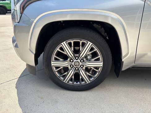 Used 2023 Toyota Sequoia Capstone AWD/4WD image 33