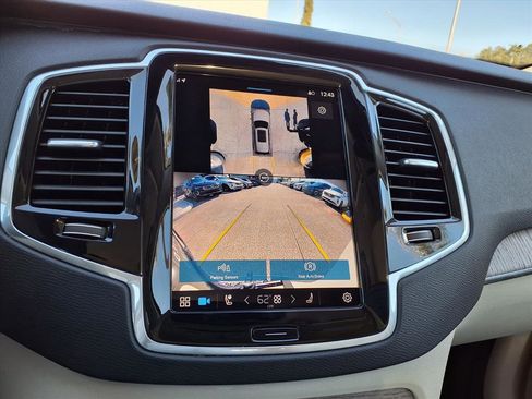 Certified 2024 Volvo XC90 B6 Plus image 28