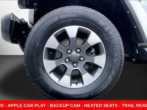Used 2022 Jeep Wrangler Unlimited Sahara w/ Cold Weather Group AWD/4WD image 32