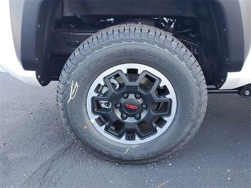 New 2025 Toyota Tacoma TRD Off-Road image 5