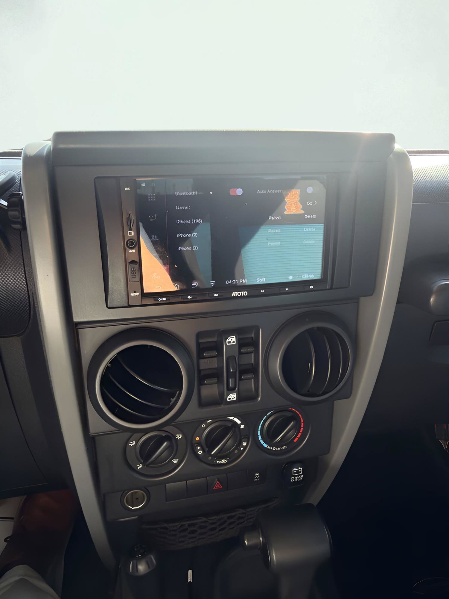 Used 2010 Jeep Wrangler Unlimited Sport AWD/4WD image 21