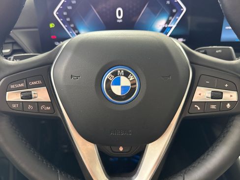 Used 2024 BMW i4 eDrive35 w/ Premium Package RWD image 11