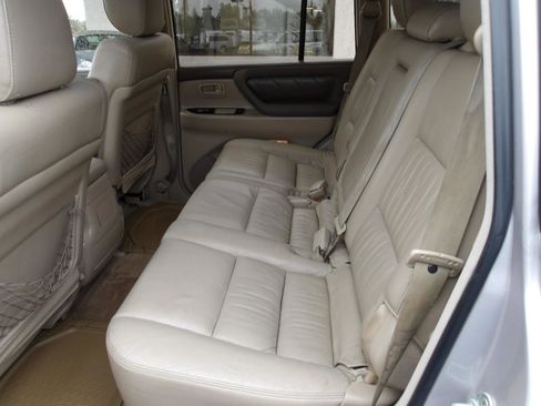 Used 2001 Toyota Land Cruiser image 10