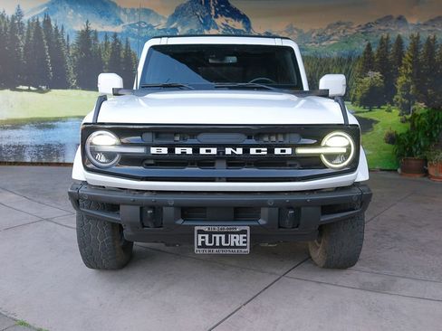 Used 2022 Ford Bronco Outer Banks AWD/4WD image 2