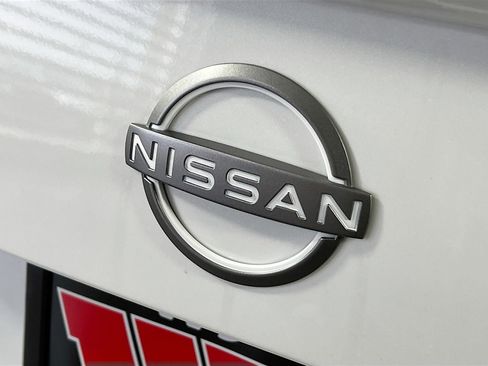 New 2025 Nissan Versa SR w/ Trunk Package image 31