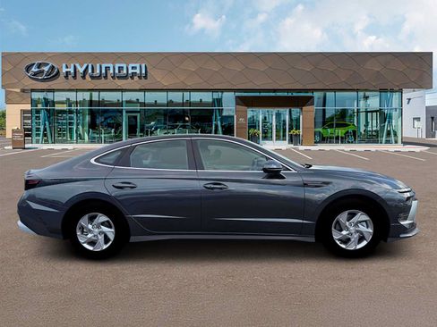 New 2026 Hyundai Sonata SE FWD image 9