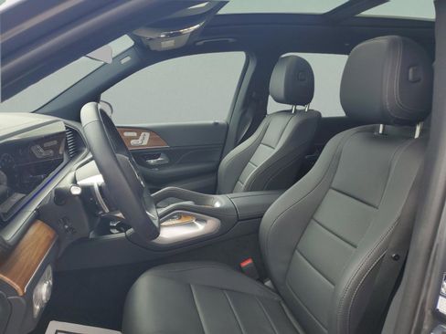 Certified 2025 Mercedes-Benz GLS 450 4MATIC image 25