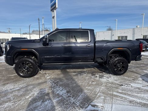 Used 2024 GMC Sierra 3500 Denali Ultimate image 4