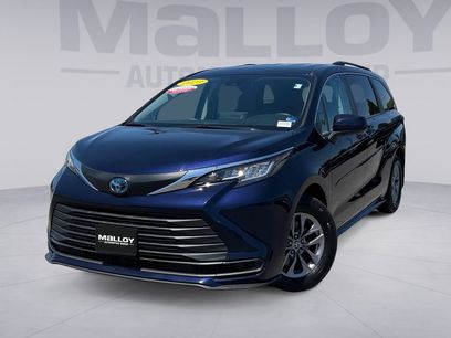 Certified 2023 Toyota Sienna LE