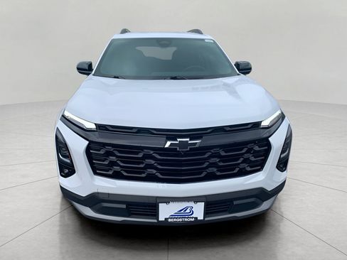 Used 2025 Chevrolet Equinox LT w/ Convenience Package II AWD/4WD image 3