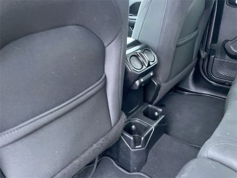 Used 2018 Jeep Wrangler Unlimited Sport S image 25