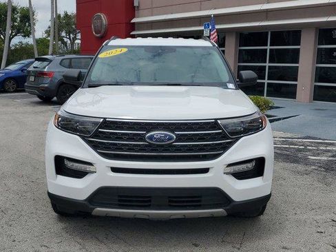 Used 2024 Ford Explorer XLT w/ Equipment Group 202A AWD/4WD image 2