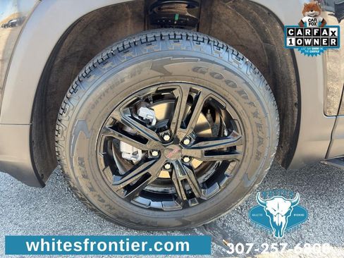 Used 2024 GMC Terrain AT4 w/ Infotainment Package II AWD/4WD image 9