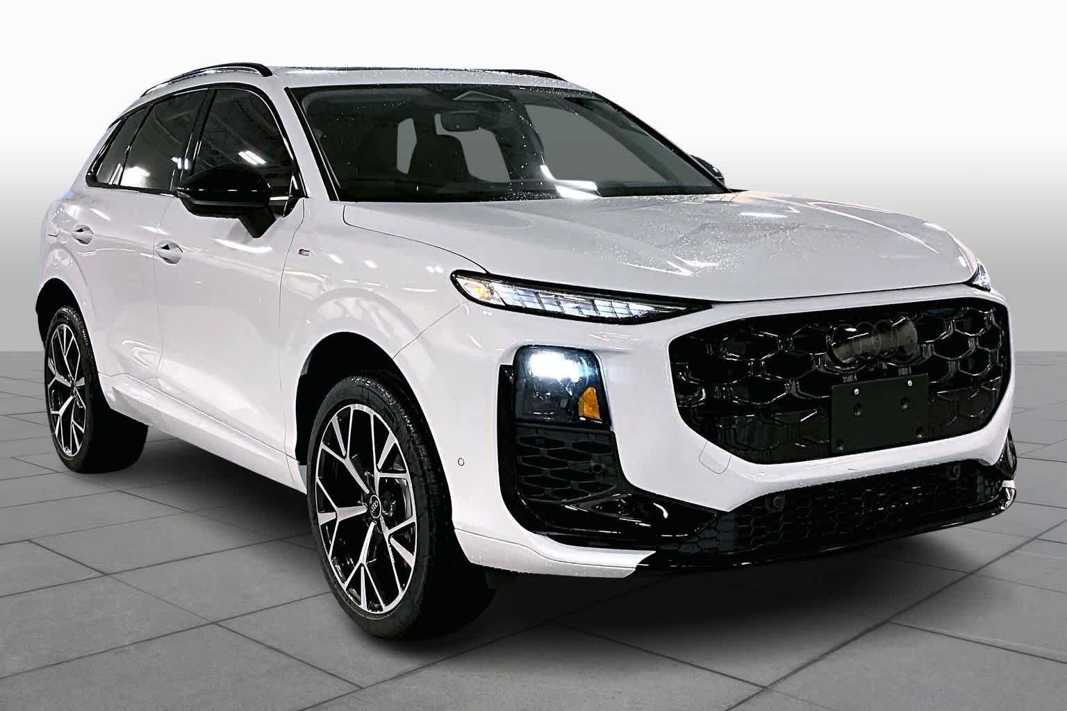 Certified 2026 Audi Q3 quattro 2.0T AWD/4WD image 2