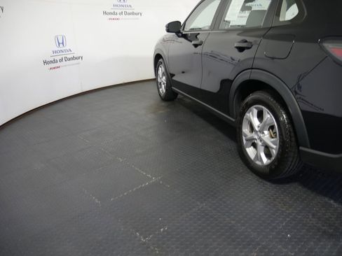 Certified 2023 Honda HR-V LX image 6