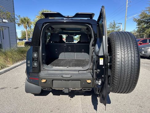 Certified 2026 Land Rover Defender 110 OCTA image 11