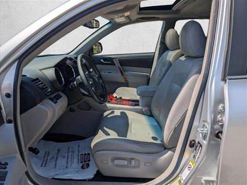 Used 2012 Toyota Highlander Limited w/ Tow Pkg AWD/4WD image 15