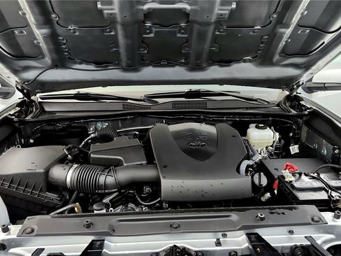 Used 2022 Toyota Tacoma TRD Off-Road image 35