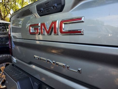 Used 2024 GMC Sierra 3500 Denali w/ Denali Reserve Package AWD/4WD image 4
