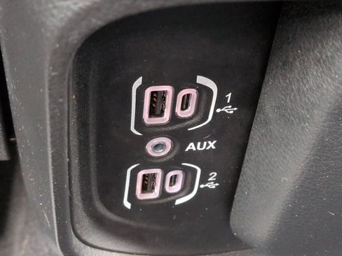 Used 2025 RAM 1500 Laramie AWD/4WD image 22
