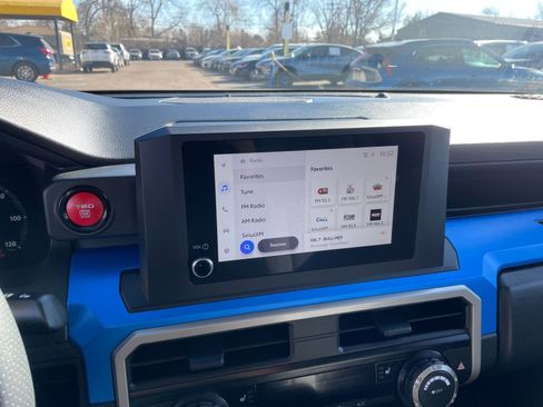 Used 2025 Toyota Tacoma SR image 20