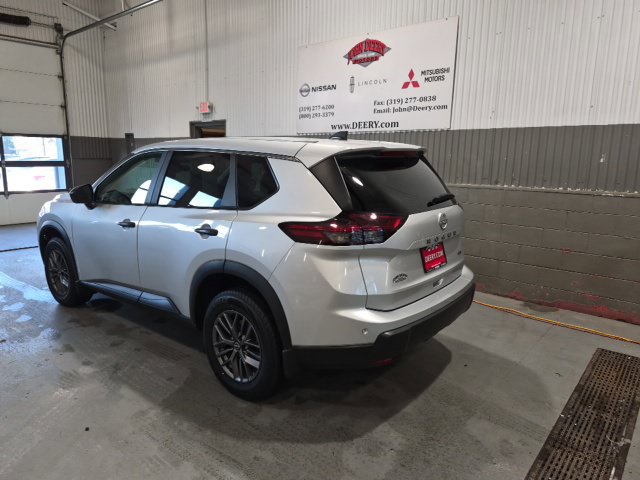 Used 2025 Nissan Rogue S AWD/4WD image 5