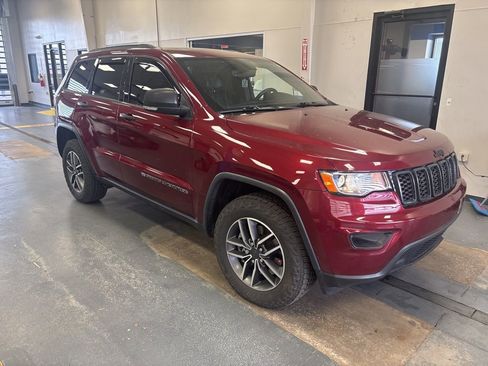 Used 2022 Jeep Grand Cherokee Limited image 1