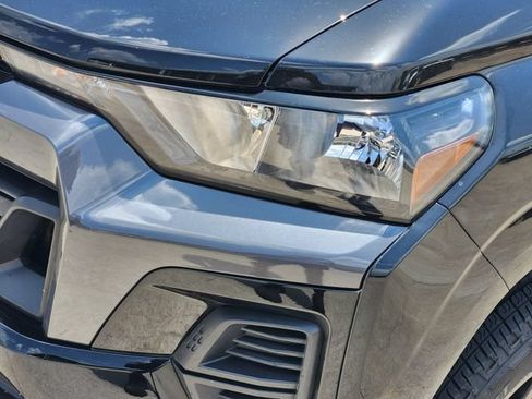 Used 2026 Chevrolet Colorado LT RWD image 9