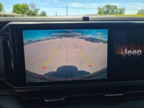Used 2025 Jeep Wrangler Sport AWD/4WD image 20