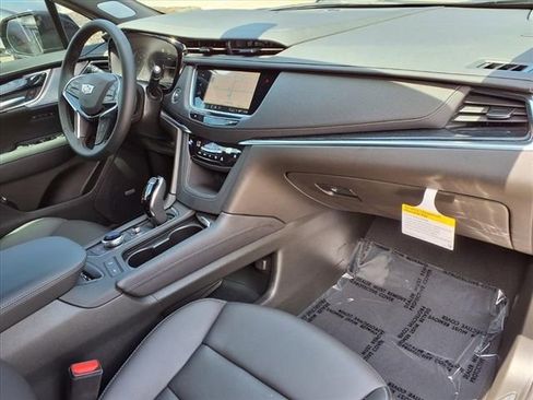 Used 2026 Cadillac XT5 Premium Luxury w/ Driver Assist Package FWD image 8