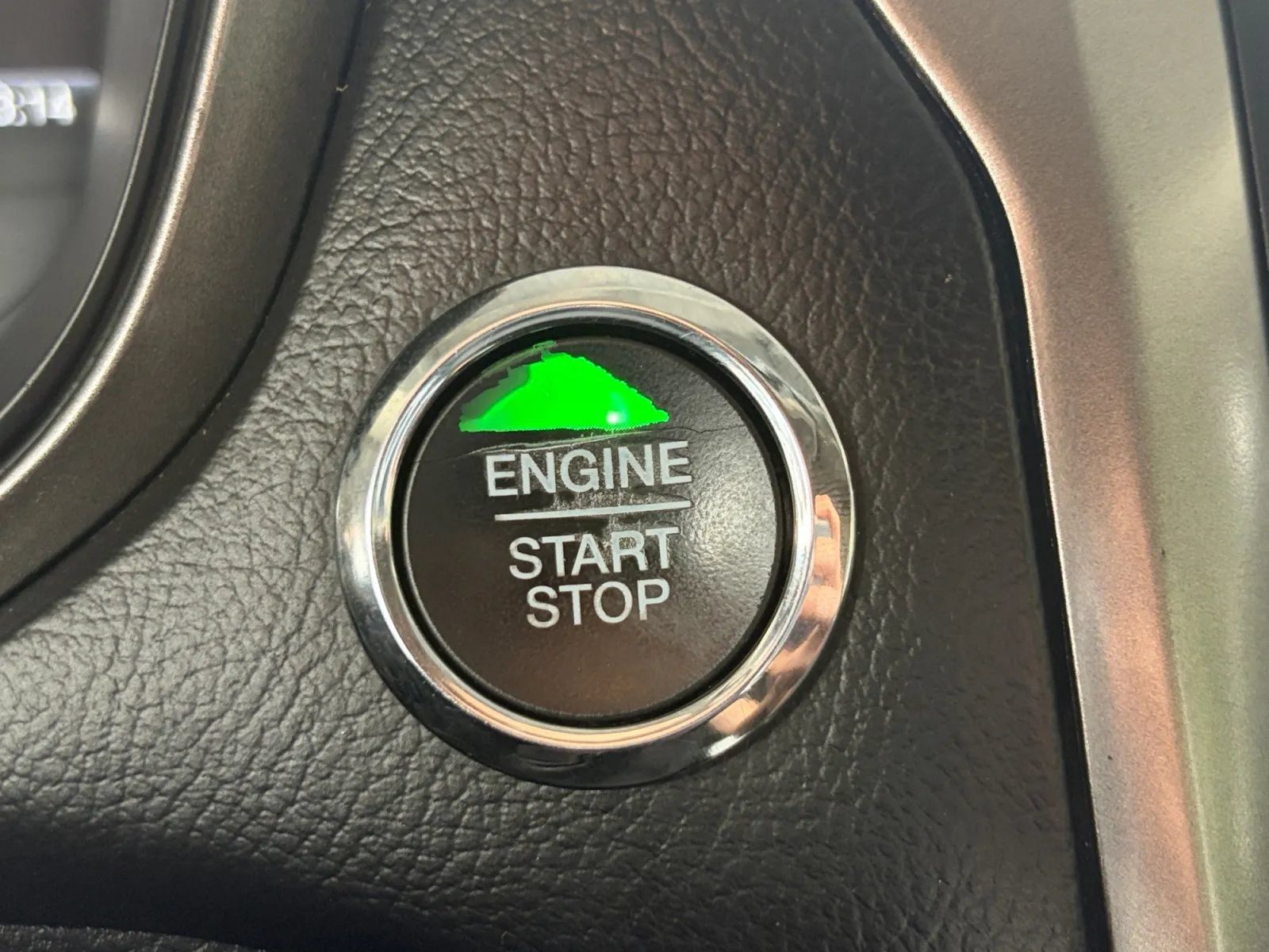 Used 2018 Ford Fusion SE w/ Fusion SE Technology Package FWD image 24